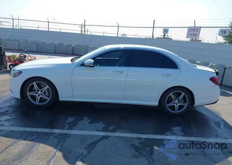 2017 Mercedes-Benz E 300 z USA, uszkodzony, nr VIN WDDZF4JB5HA007809